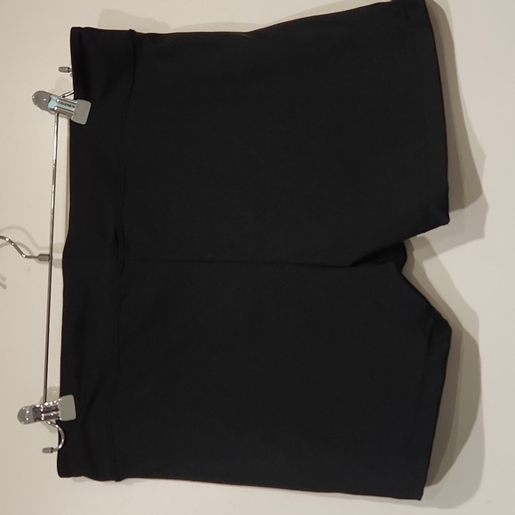 Women's adidas‎ black shorts - Picture 3 of 3